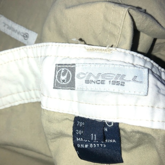 O’Neill Women’s Beige Shorts Size 11 - Picture 4 of 7